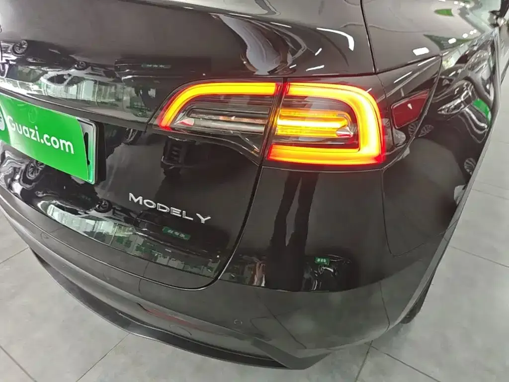 Tesla Model Y — фото 7