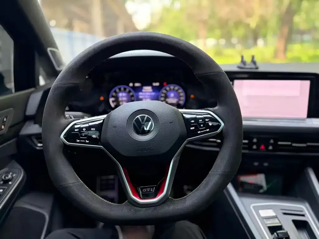 Volkswagen Golf GTI 2024 из CN, фото 2