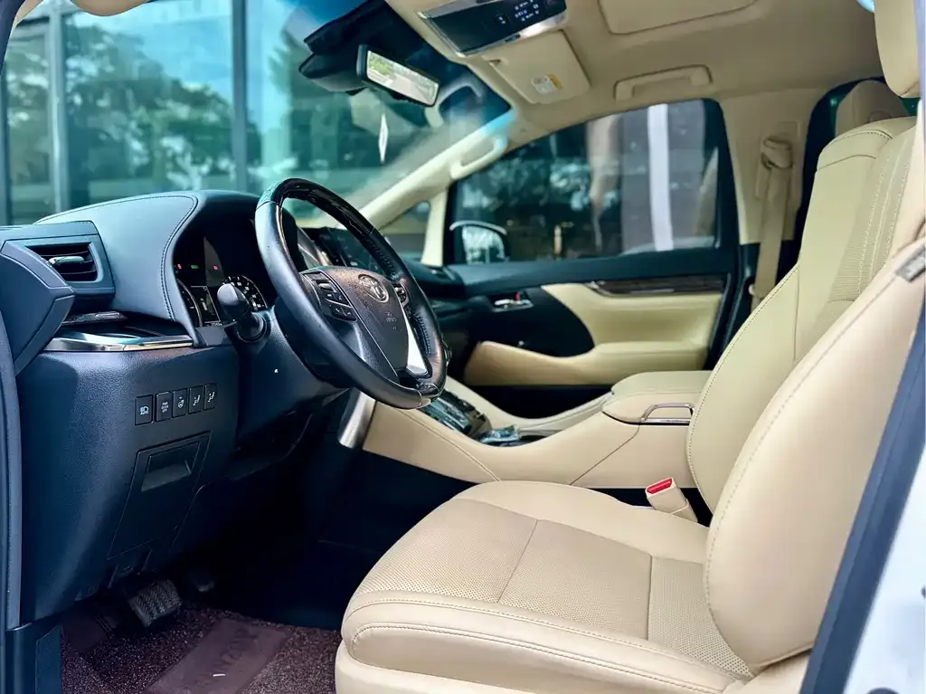 Toyota Alphard — фото 3