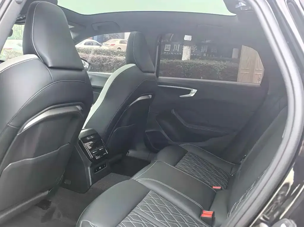 Audi A5L 2026 из CN, фото 2