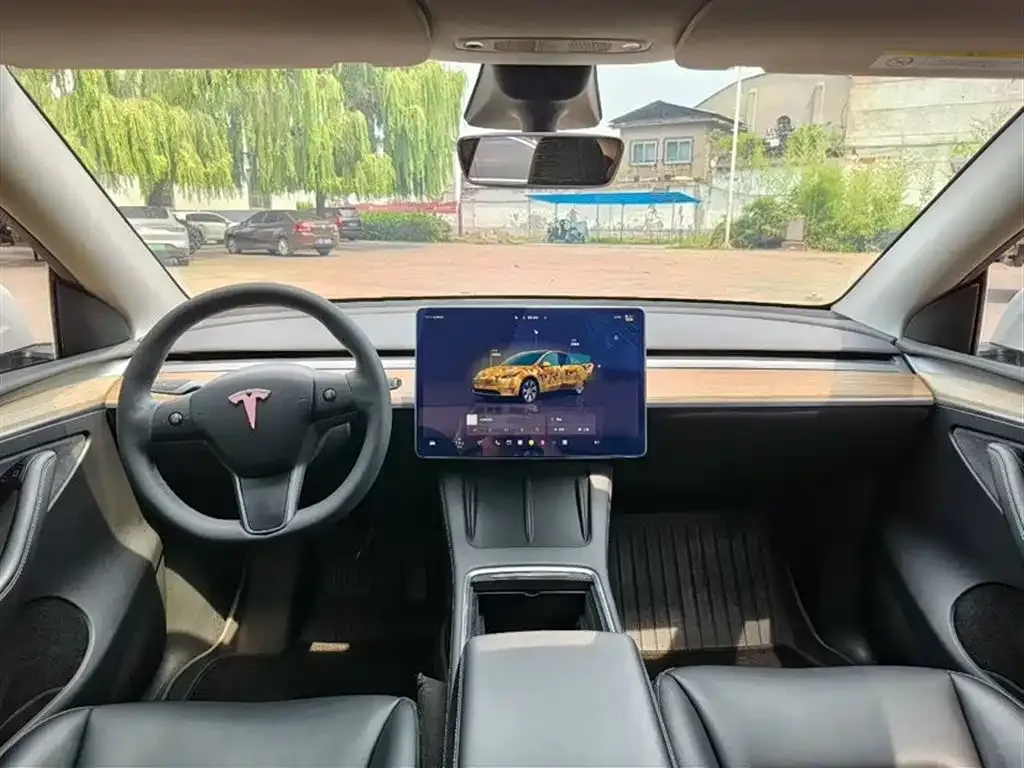Tesla Model Y — фото 7