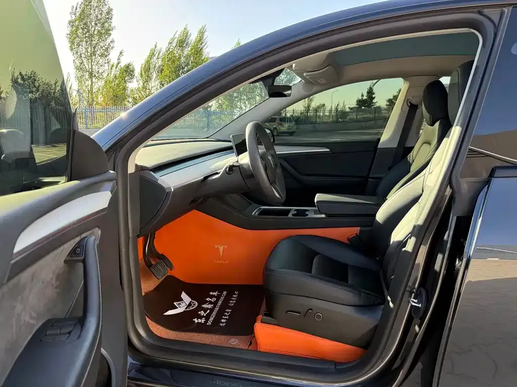 Tesla Model Y — фото 6