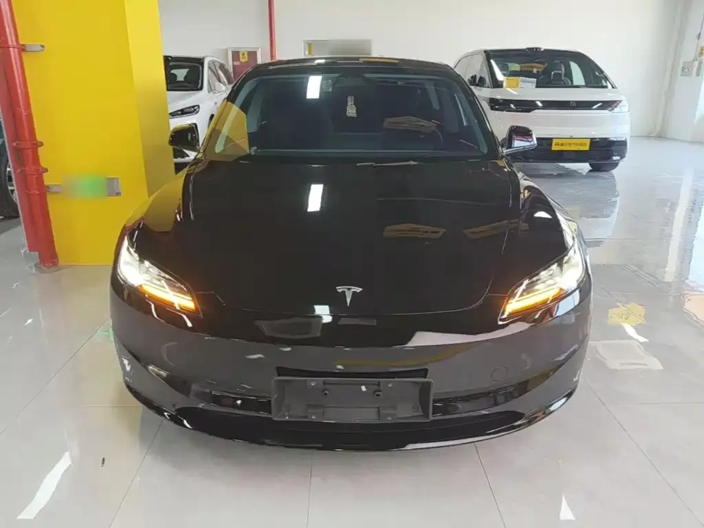 Tesla Model 3 — фото 5