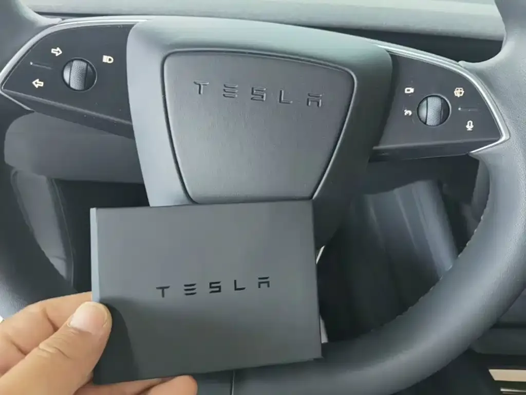 Tesla Model 3 — фото 2