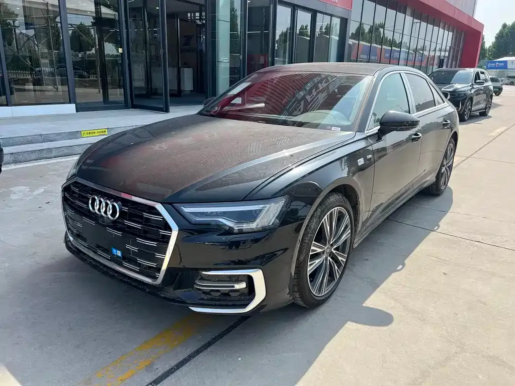 Audi A6L — фото 1