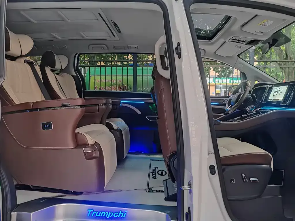 GAC Motor Trumpchi M8 — фото 2