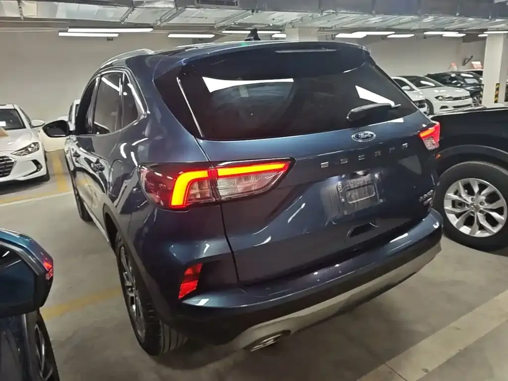 Ford Escape 2023 из CN, фото 4