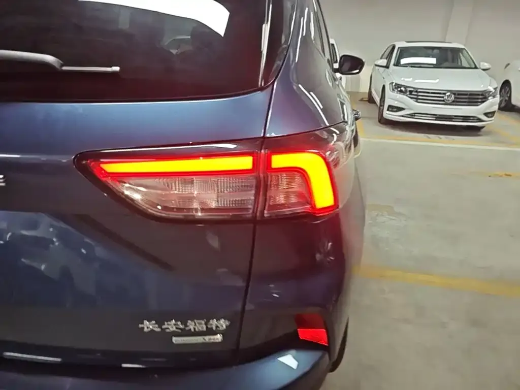 Ford Escape 2023 из CN, фото 7
