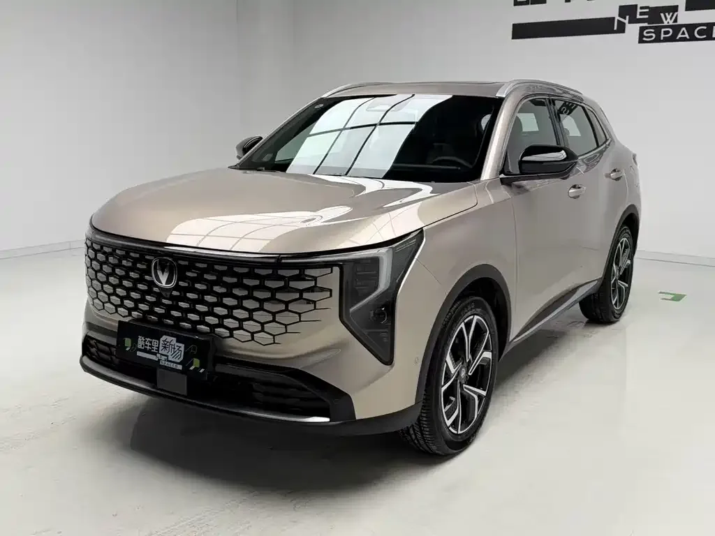 Changan CS55PLUS — фото 1