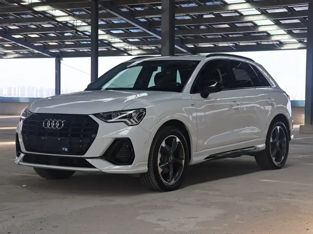 Audi Q3 — фото 1