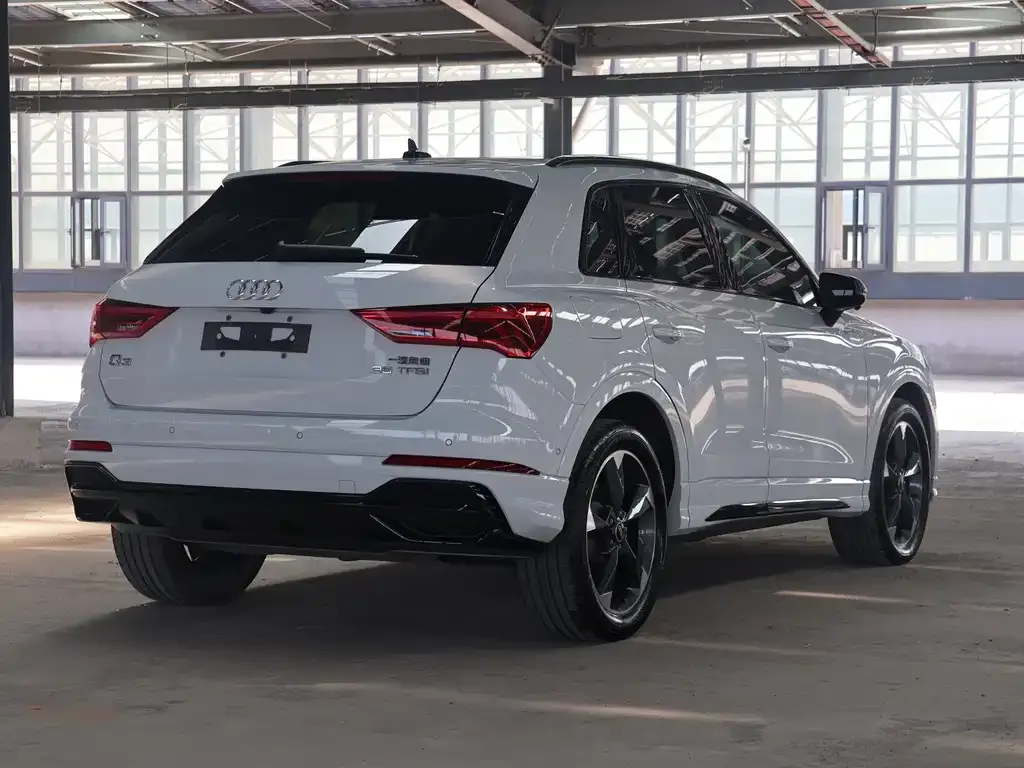 Audi Q3 — фото 5