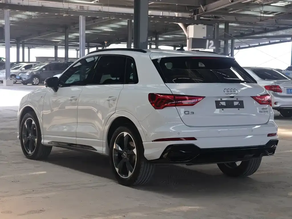 Audi Q3 — фото 10