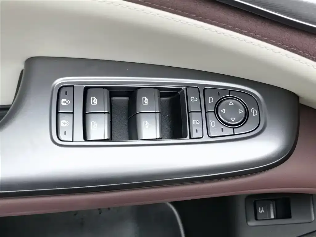BYD Seal 07 DM-i 2025 из CN, фото 10