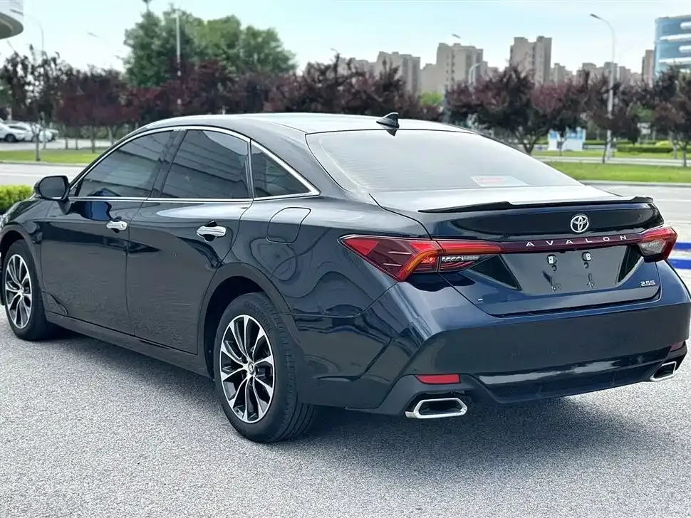 Toyota Avalon — фото 2