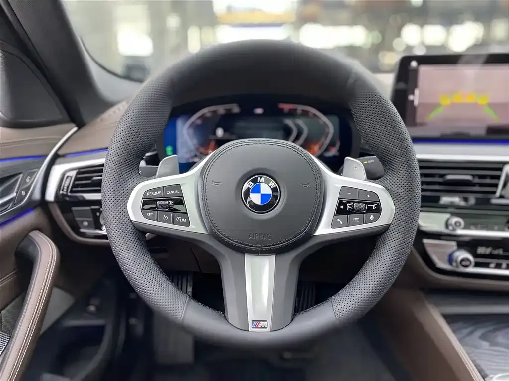 BMW 5 Series — фото 4