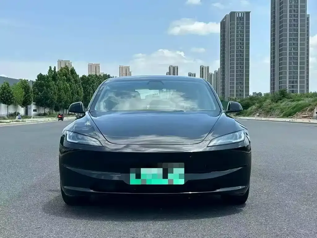 Tesla Model 3 — фото 4