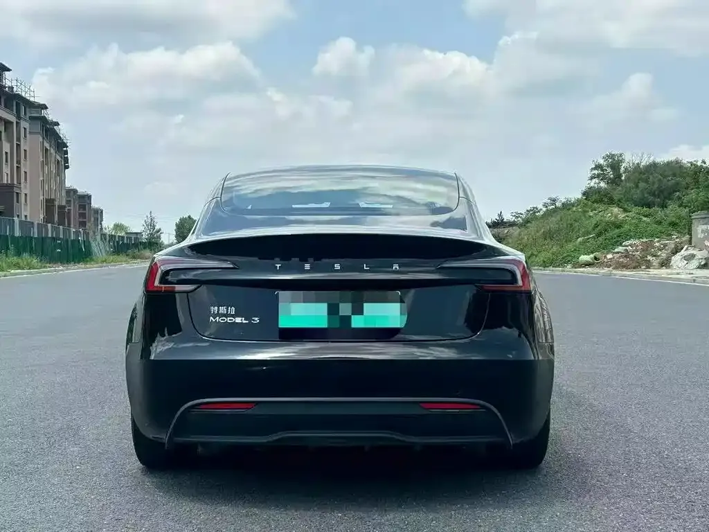 Tesla Model 3 — фото 8