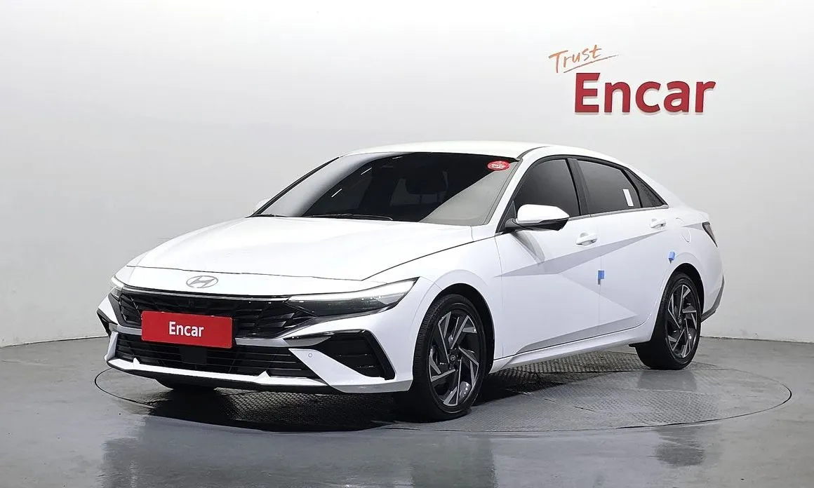 Hyundai AVANTE — фото 1
