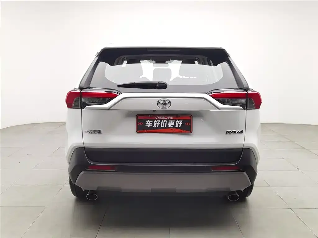 Toyota RAV4 — фото 3