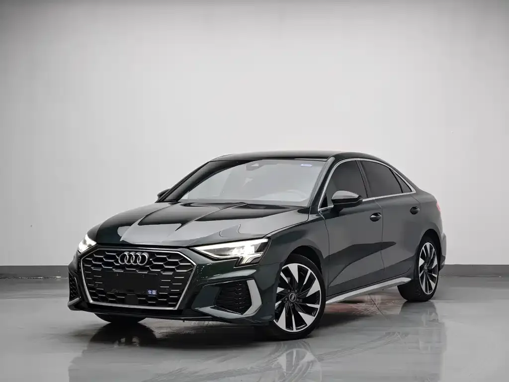 Audi A3 — фото 1