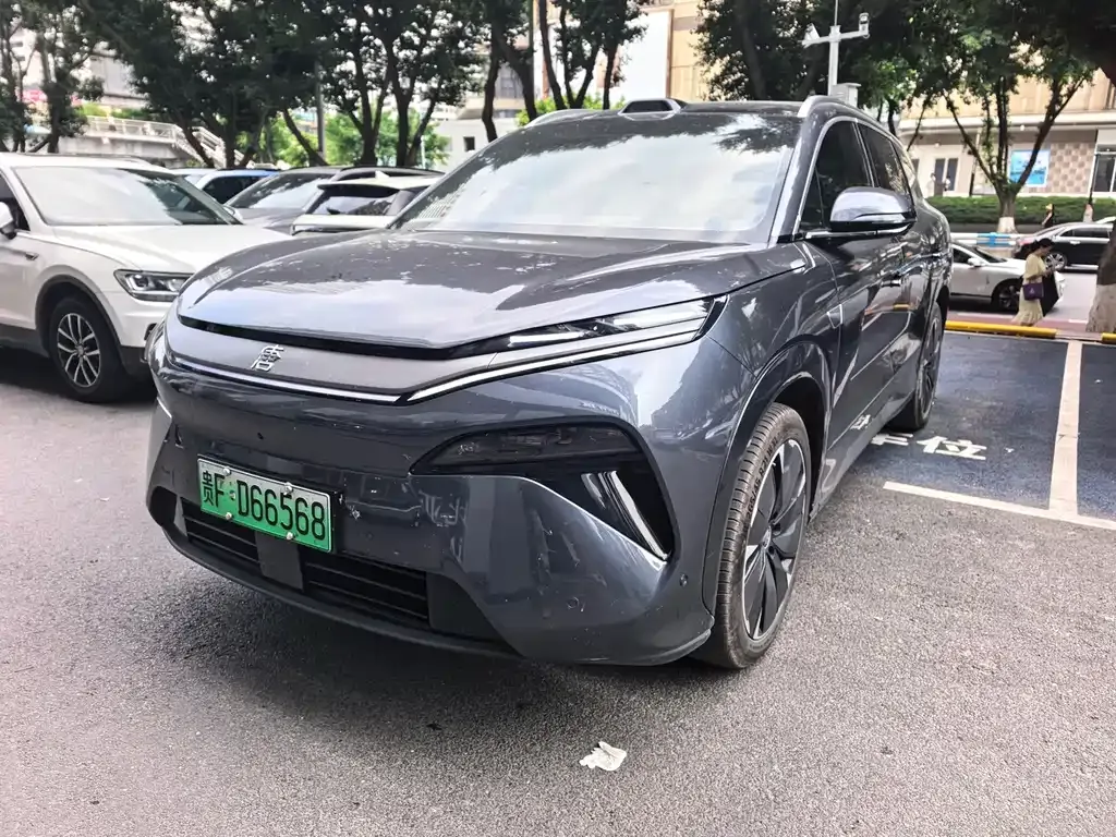BYD Tang L — фото 1