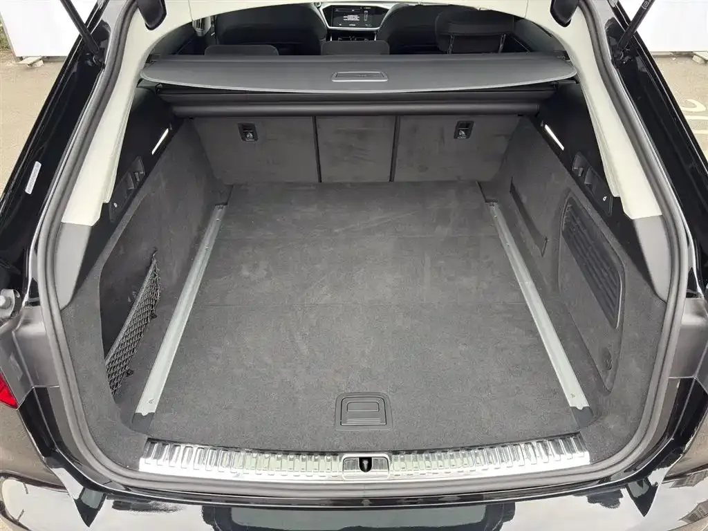 Audi A6 (Import) 2023 из CN, фото 8