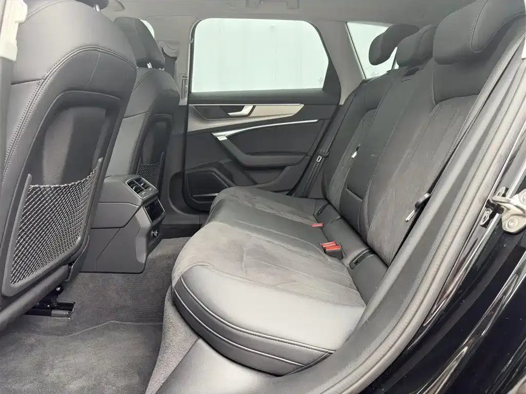 Audi A6 (Import) 2023 из CN, фото 5