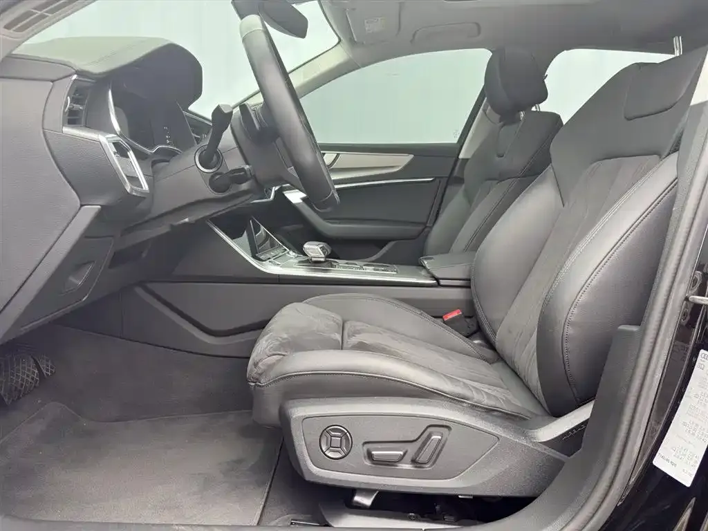 Audi A6 (Import) 2023 из CN, фото 3