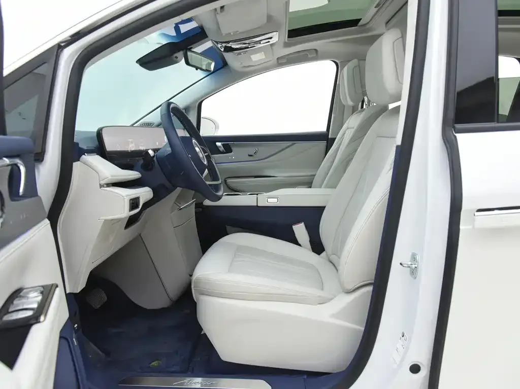 Buick GL8 Hybrid — фото 4