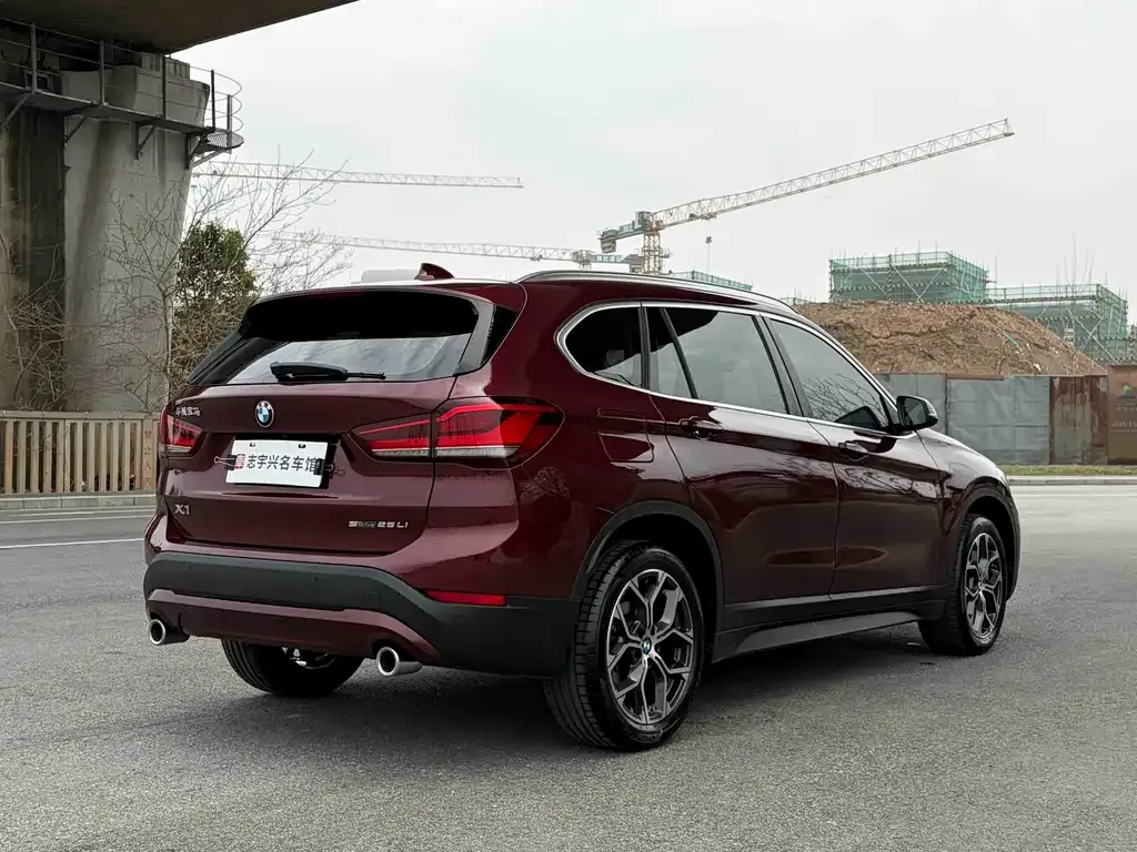 BMW X1 — фото 3