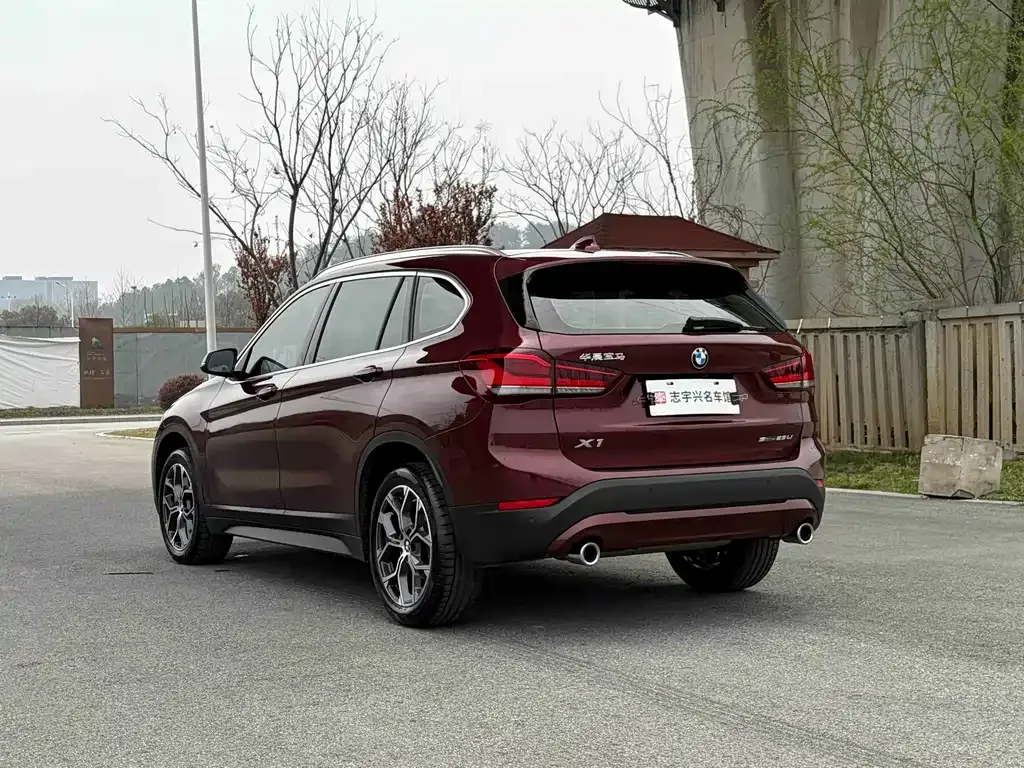 BMW X1 — фото 8