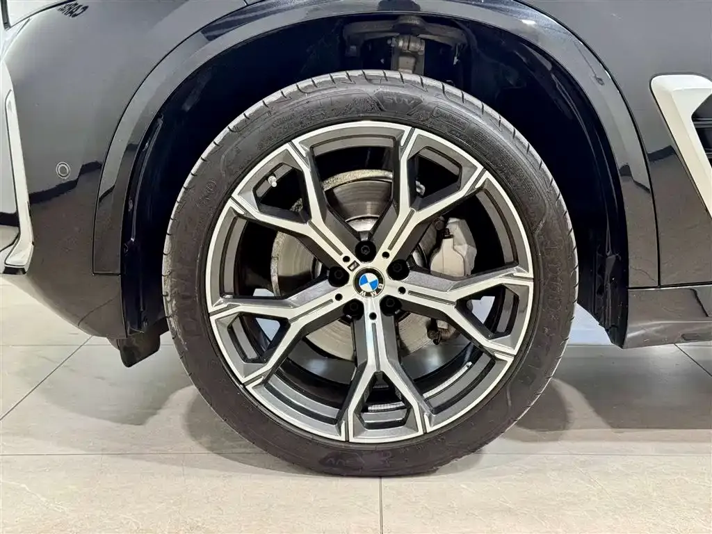 BMW X5 — фото 10