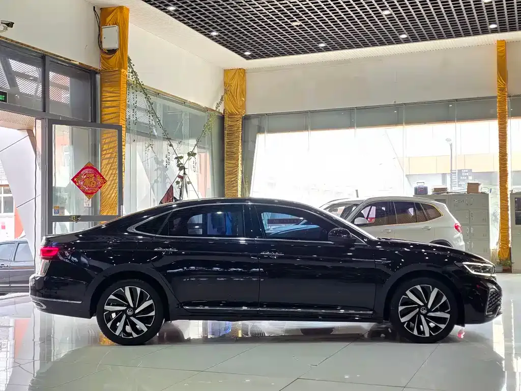 Volkswagen Passat — фото 4