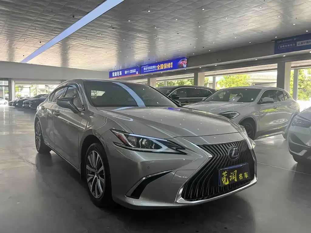 Lexus ES — фото 3