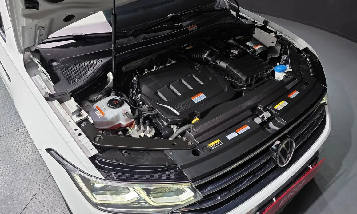Volkswagen Tiguan — фото 10