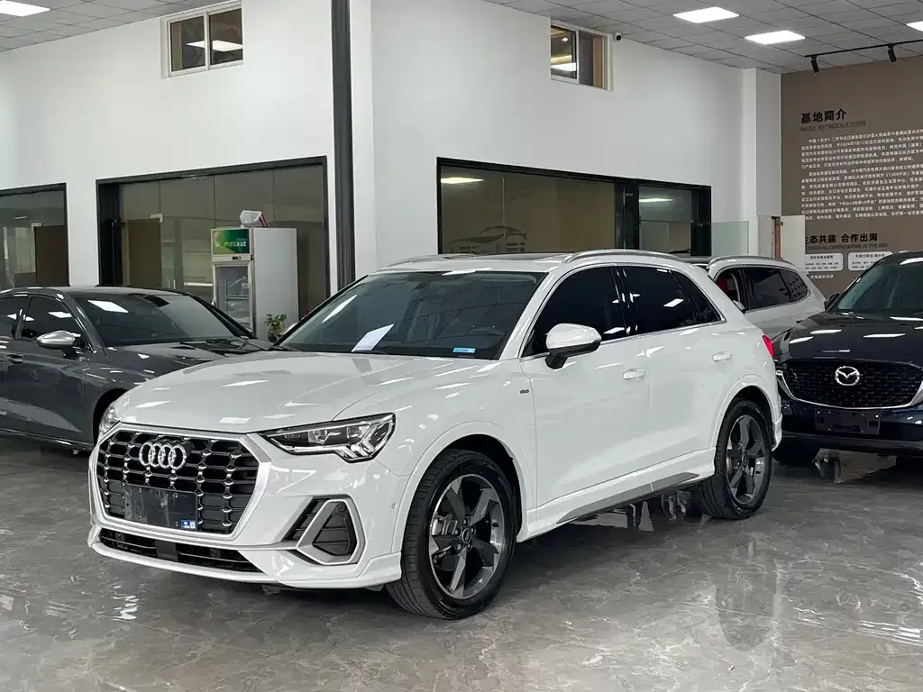 Audi Q3 — фото 1