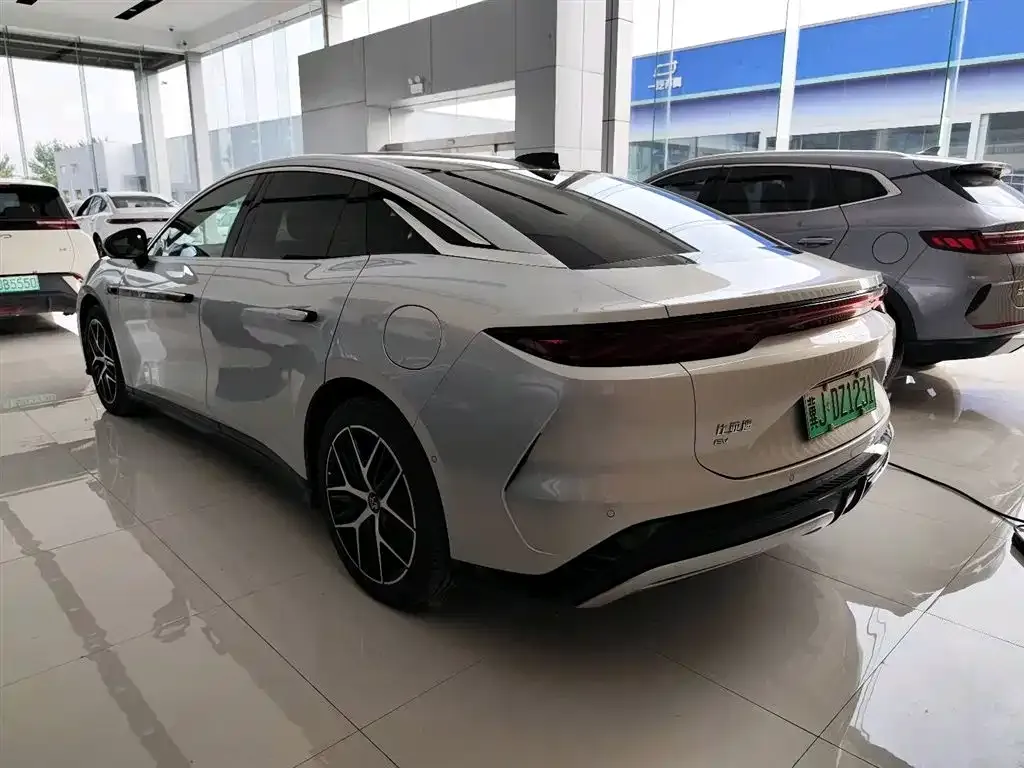 BYD Han L — фото 3