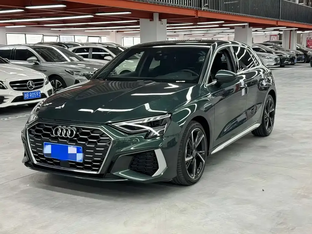 Audi A3 — фото 1
