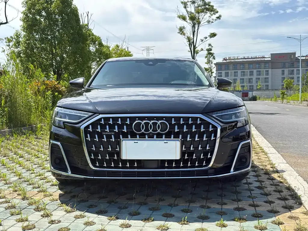 Audi A8 — фото 2