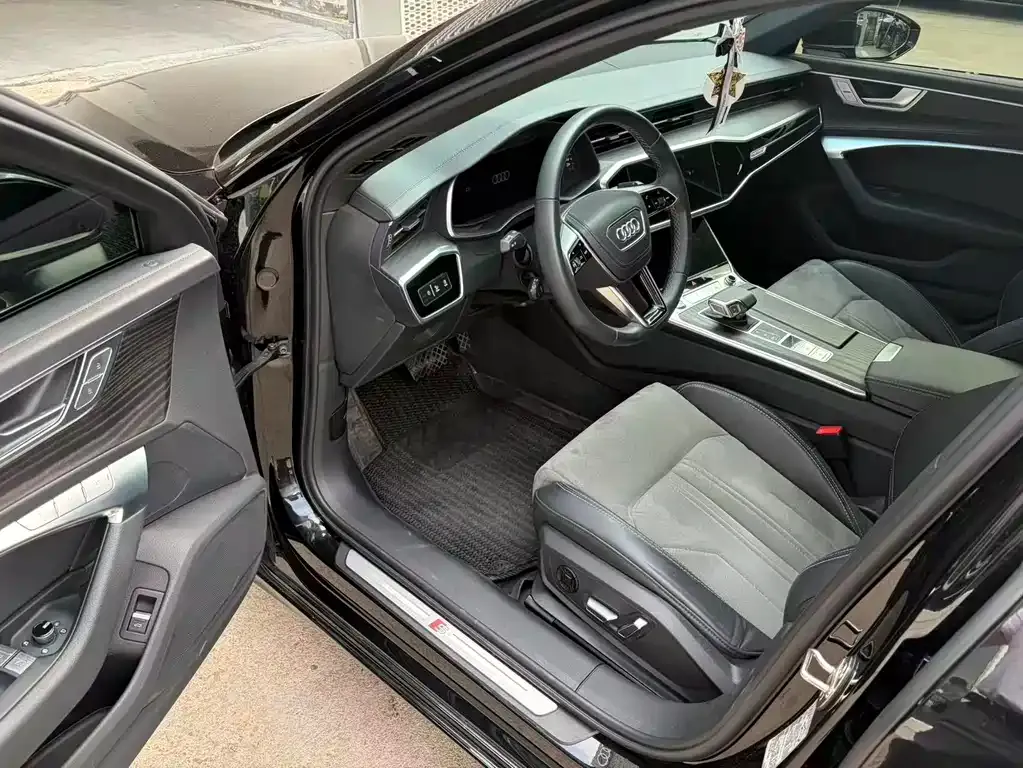 Audi A6L — фото 10
