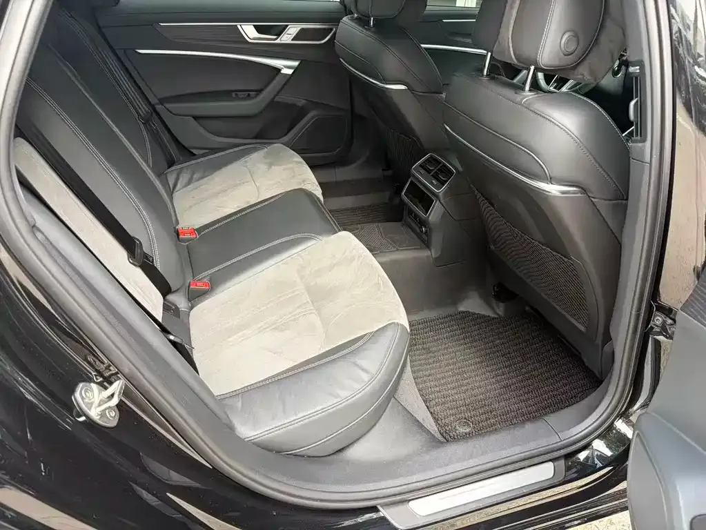 Audi A6L — фото 5