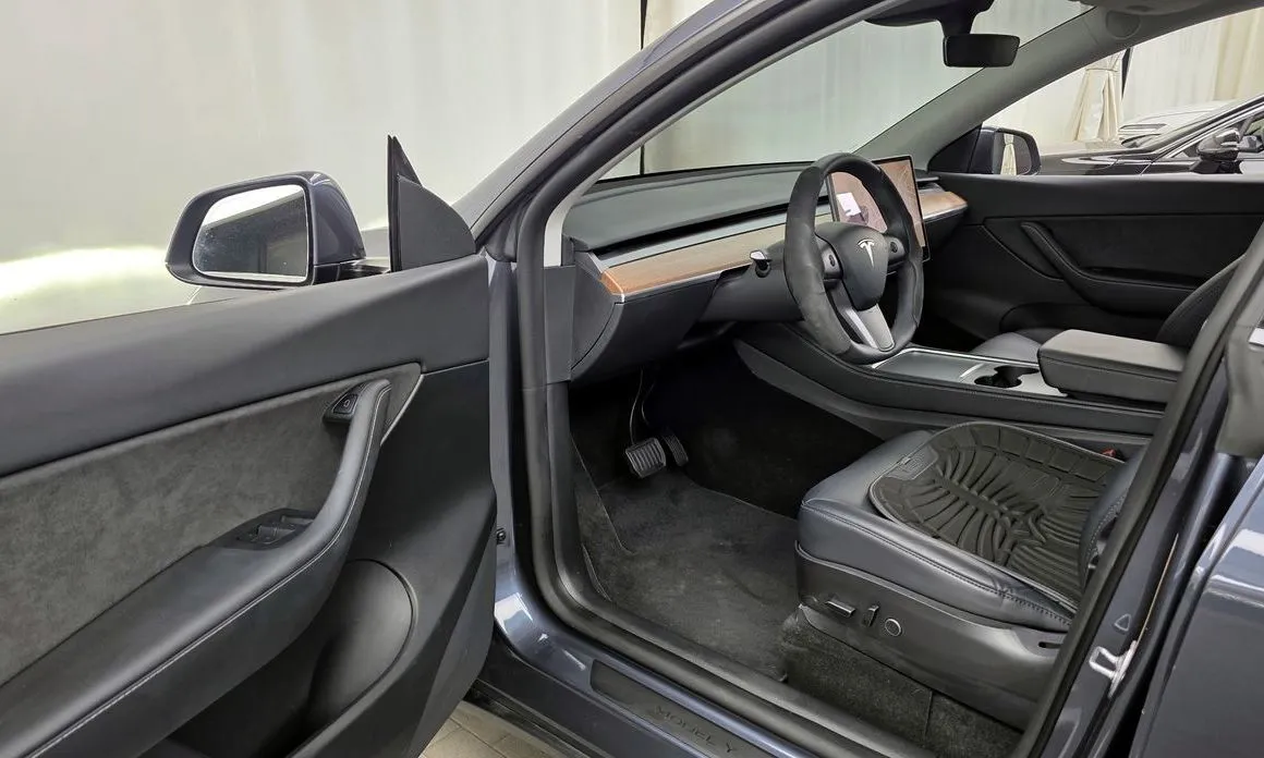 Tesla Model Y 2022 из KR, фото 5