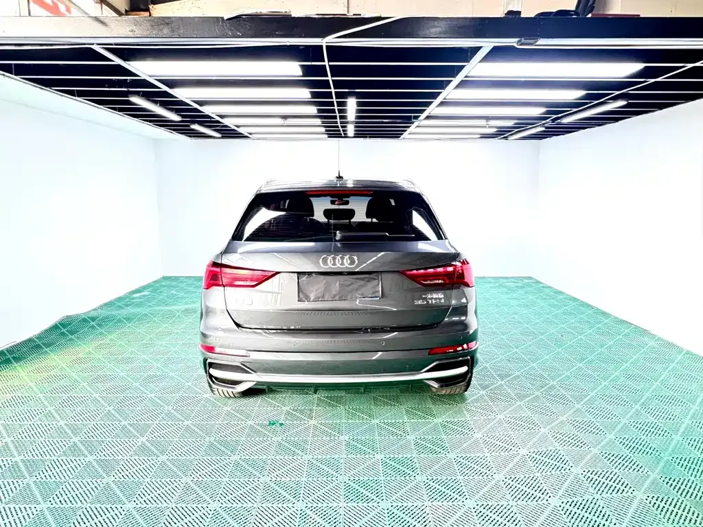 Audi Q3 — фото 10
