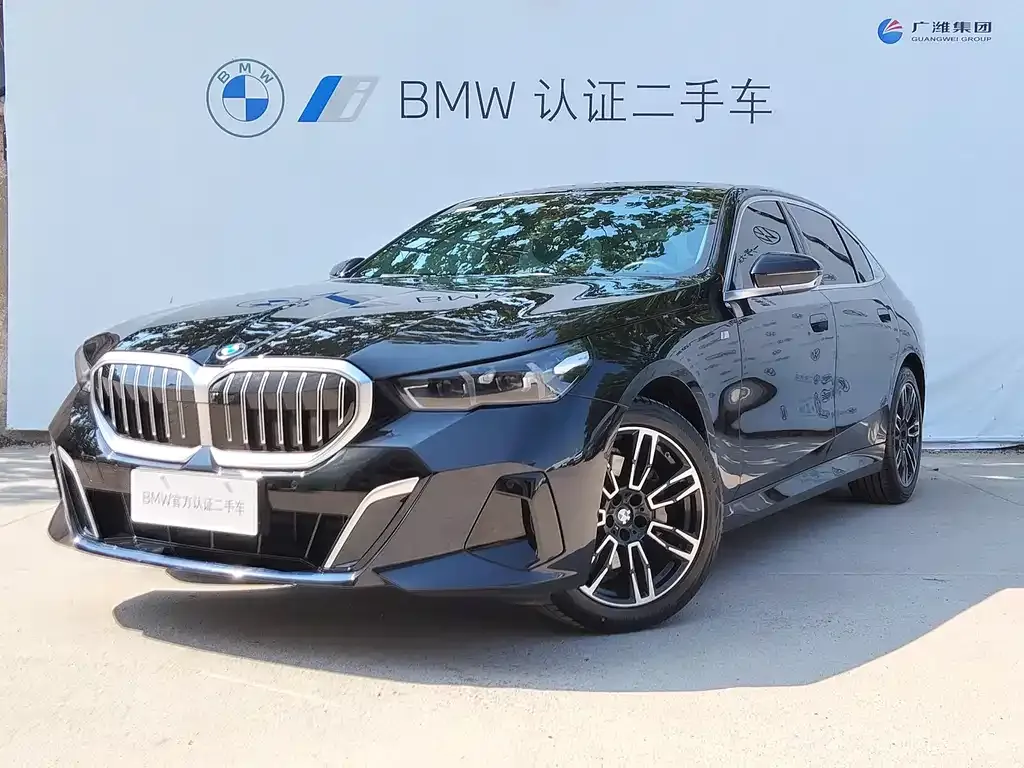 BMW 5 Series — фото 1