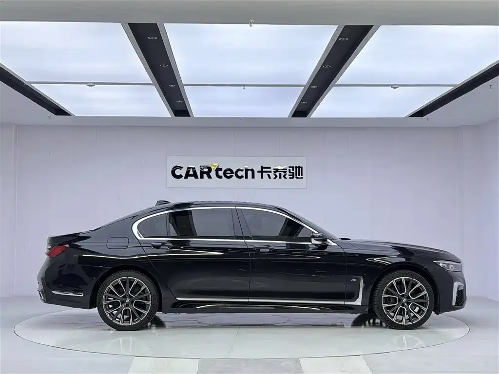 BMW 7 Series 2021 из CN, фото 8