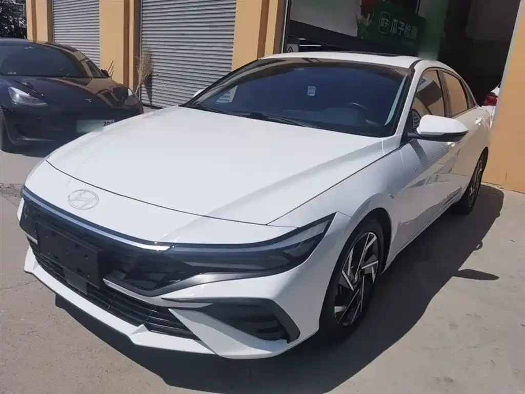 Hyundai Elantra — фото 9