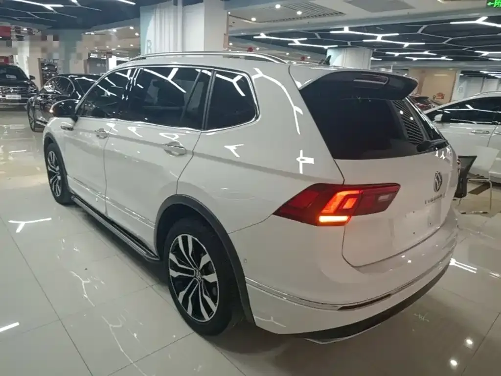 Volkswagen Tiguan L — фото 6