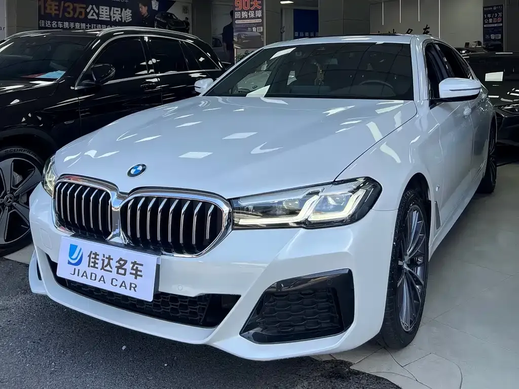 BMW 5 Series — фото 1