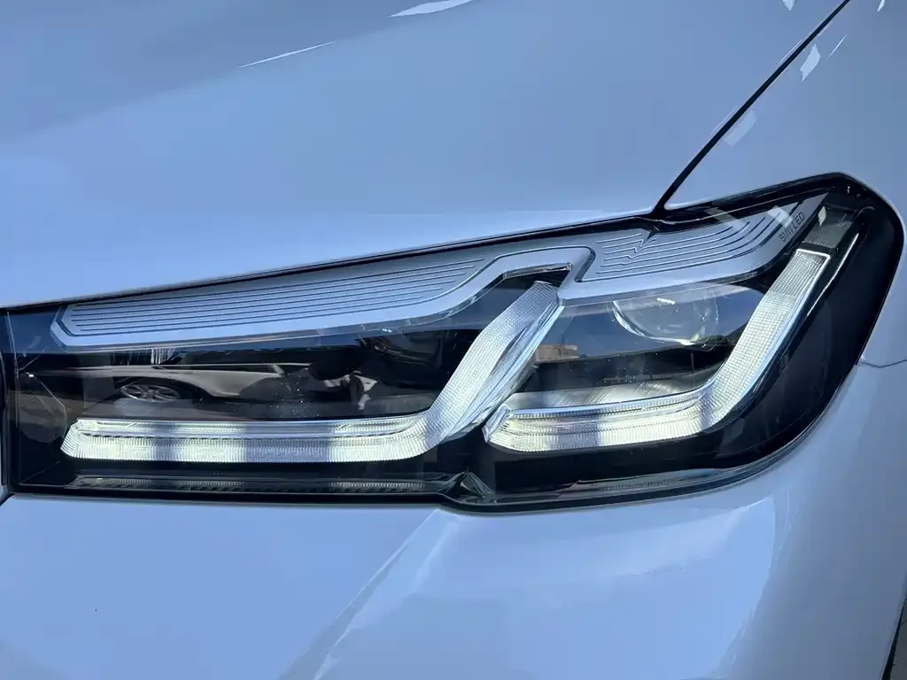 BMW 5 Series — фото 10