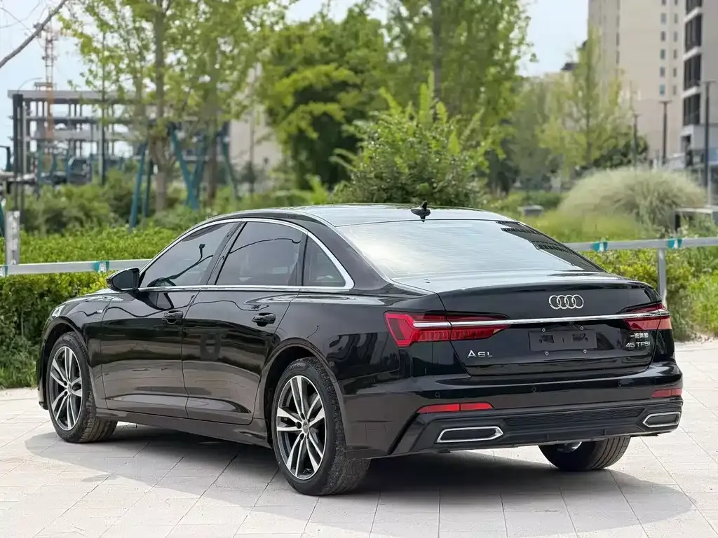 Audi A6L — фото 7